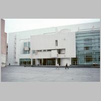 Richard Meier, Museum of Contemporary Art, Barcelona, photo on homepages.bluffton.edu,2.jpg